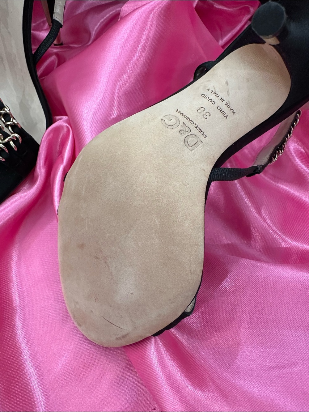 D&G Black Heeled Slingbacks with Gold Chain Trim - Picture 5 of 11